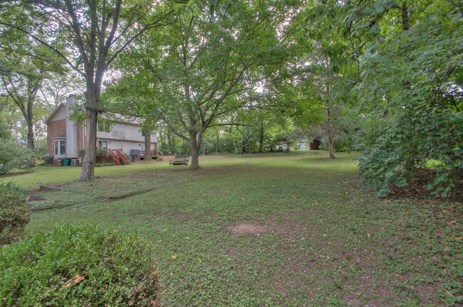 Building Photo - 3321 Lealand Ln
