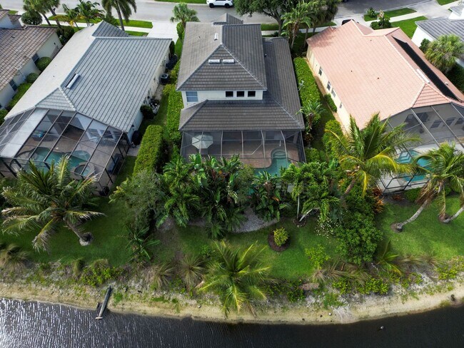 Building Photo - Autumn Woods annual rental in North Naples!