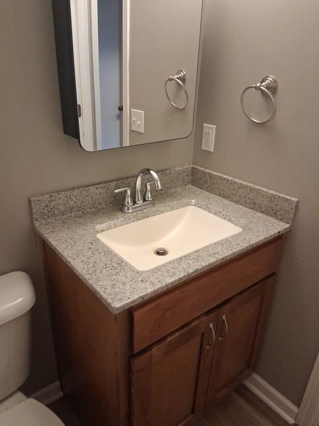 BATHROOM - 704 S 40th St