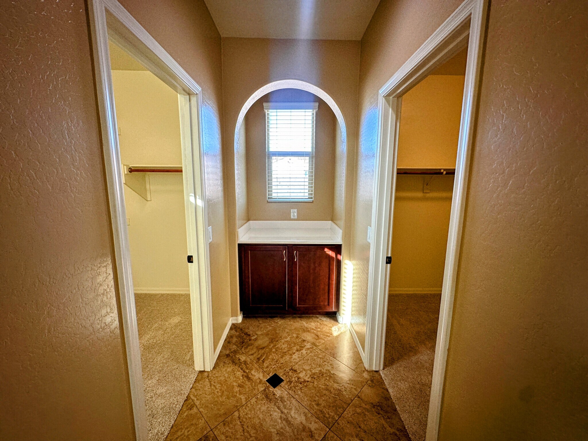 Building Photo - 4717 W Sweet Iron Pass