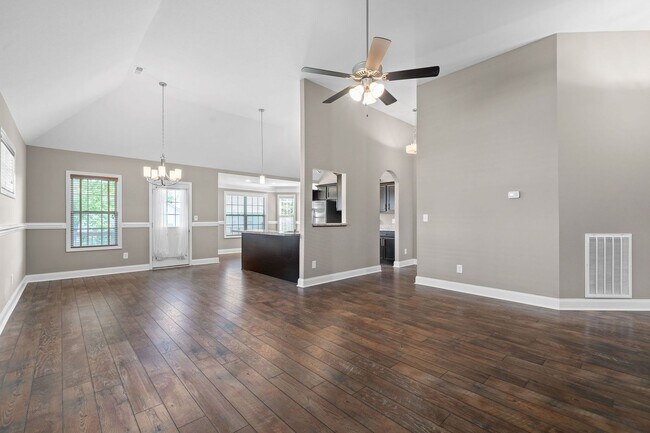 Building Photo - 515 Sourwood Dr