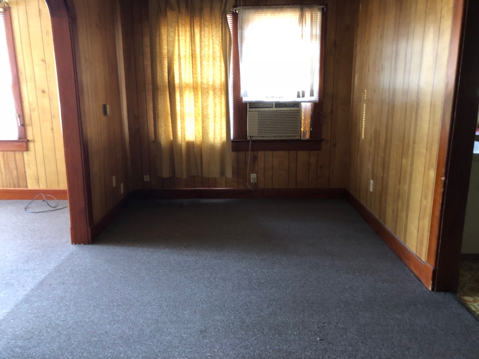 Building Photo - 505 E Coleman Ave