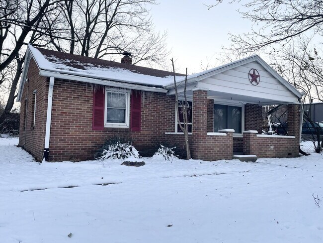 Primary Photo - 2BR Eastside House