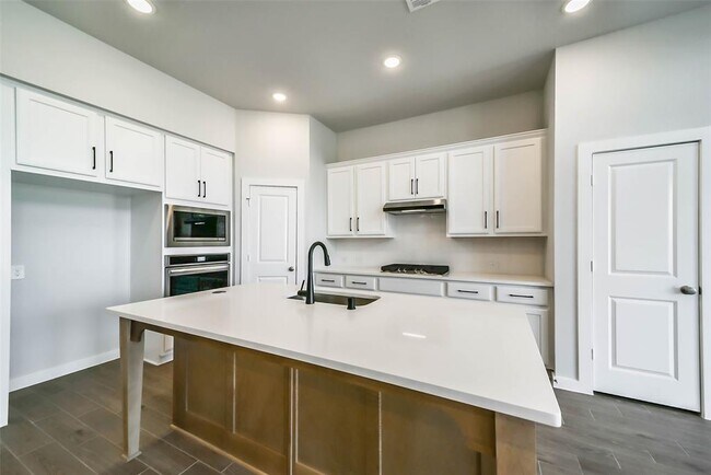 Building Photo - 16507 Texas Hill Country Rd
