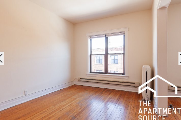 Building Photo - 827 W Waveland Ave