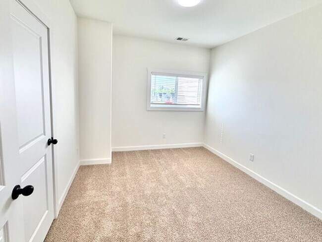 Building Photo - Now Leasing Brand New Townhomes In Olive Branch, Two Car Garage, Gated Community. Now Available.