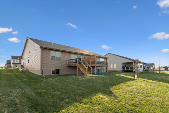 Building Photo - 785 River Bnd Ln