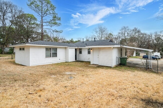 Building Photo - 1216 Beechdale Rd