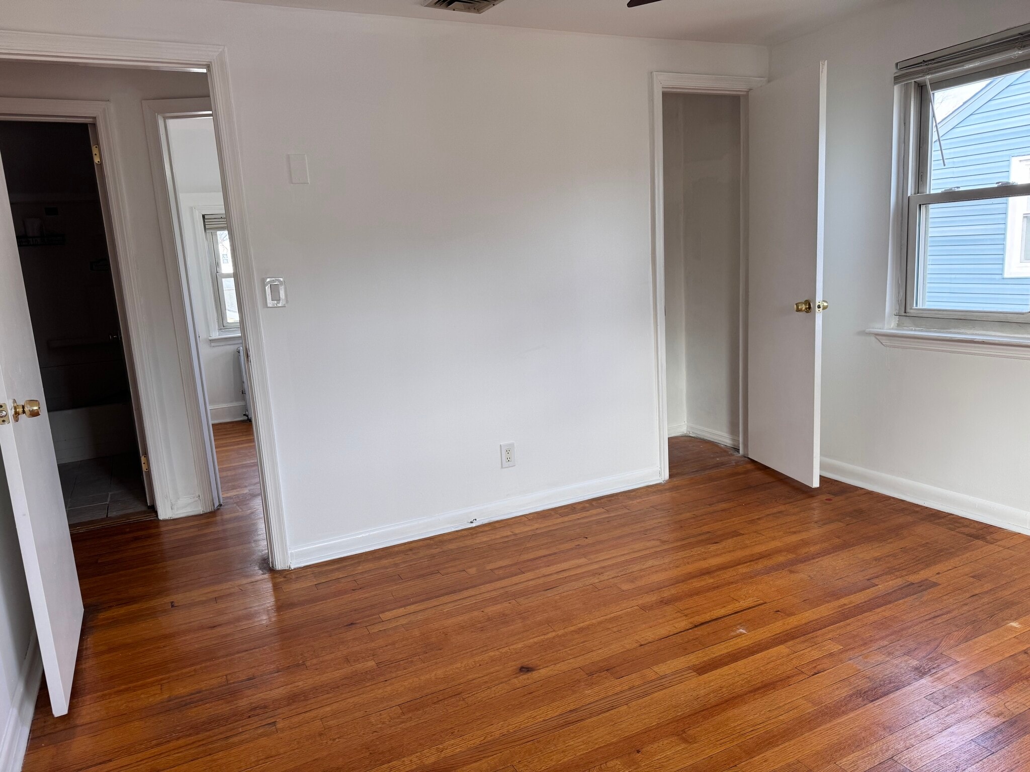 Building Photo - 567 Boulevard