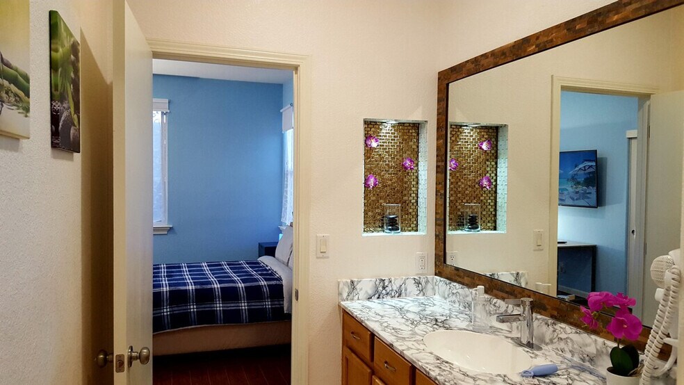 Building Photo - 2393 Sapphire Ridge Way