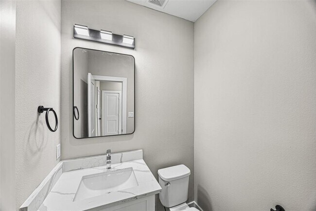 Building Photo - 8128 Chateau St