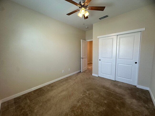 Building Photo - 5301 E Commerce Way