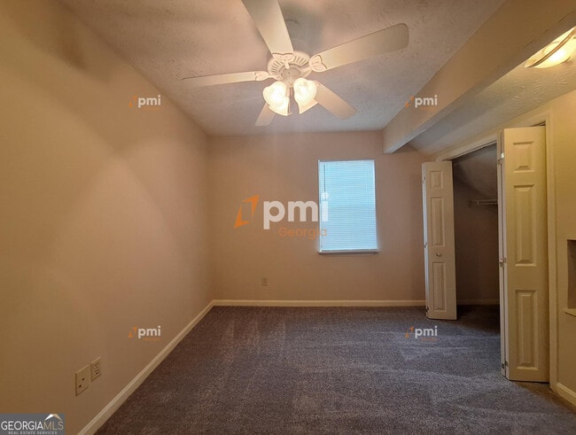 Building Photo - 160 Braelinn Courts