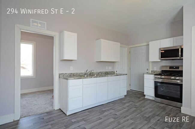 Building Photo - 294 Winifred St E