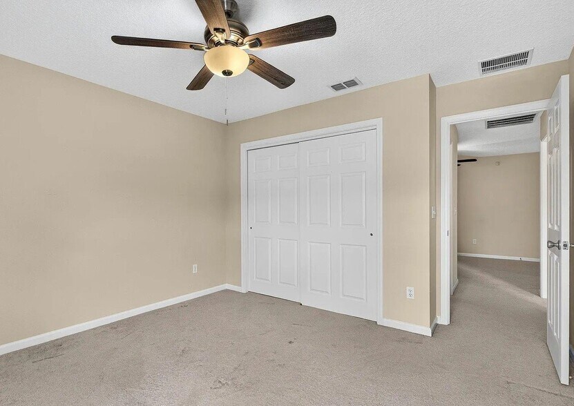 Building Photo - 72 Amistad Dr