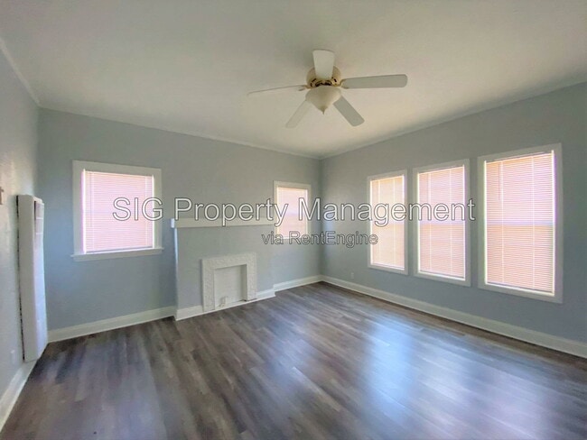 Building Photo - 731 S Chevy Chase Dr