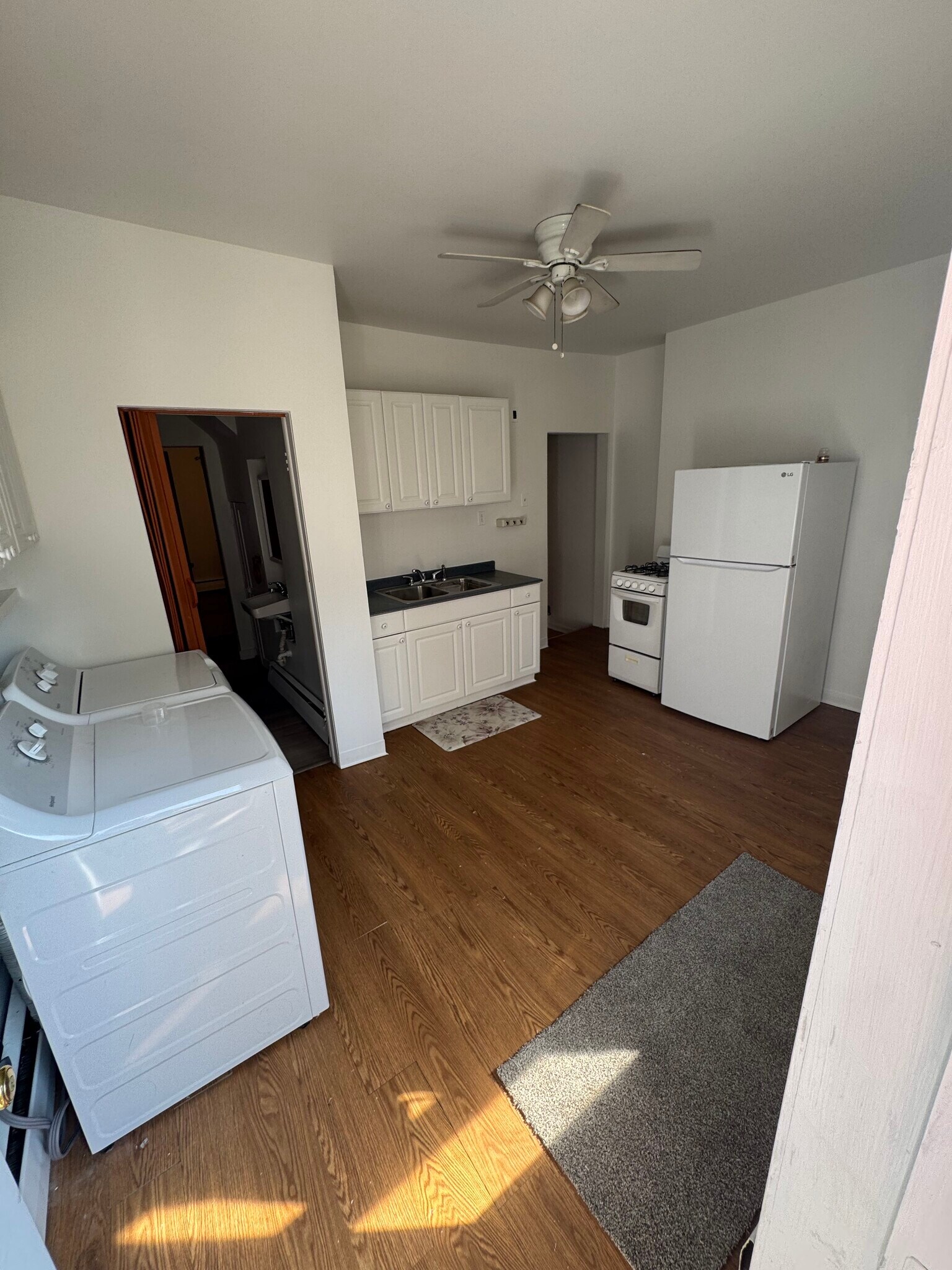 Kitchen from Rear Entrance - 4052 Penn Ave