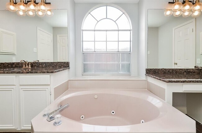 Building Photo - 6314 Box Bluff Ct