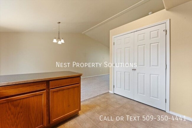 Building Photo - 1613 Pirate Ln