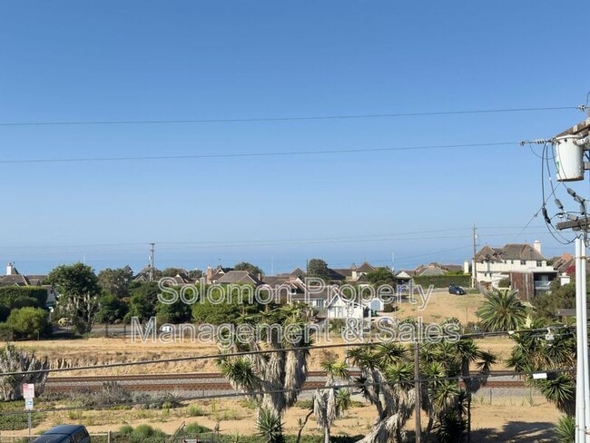 Building Photo - 2030 Broadway St