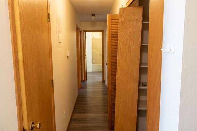 Building Photo - $1,500 | 2 Bedroom, 1 Bathroom | 1st Floor...