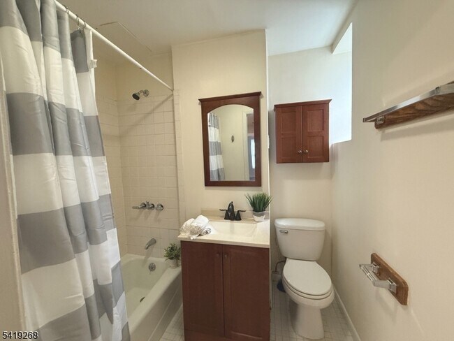 Building Photo - 39 Glenridge Ave