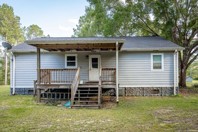 Building Photo - Peaceful Country Living on 2.4 Acres in Saucier