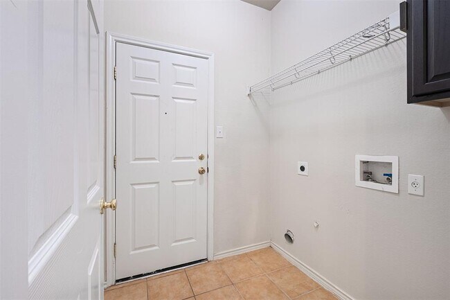 Building Photo - 105 Almquist St