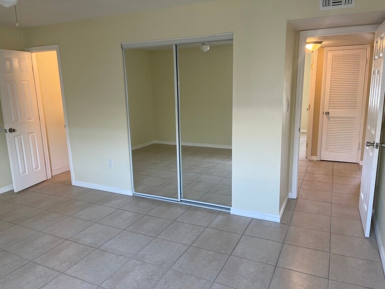 Master - 190 E Olmstead Dr