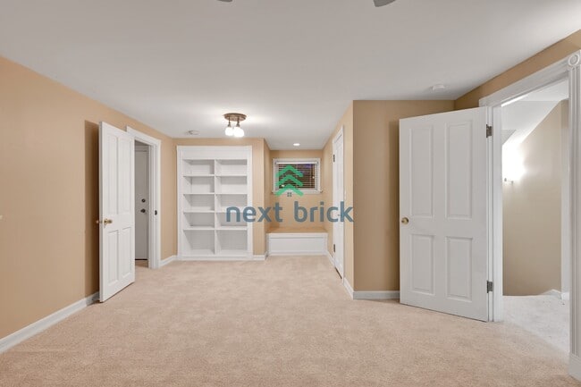 Building Photo - Stunning Bellevue Home for Rent