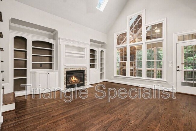 Building Photo - 6121 Carlyle Dr