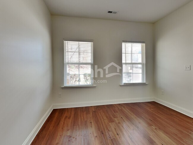 Building Photo - 3232 Grange Ct