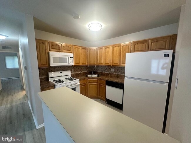 Building Photo - 1103 Woodhollow Dr