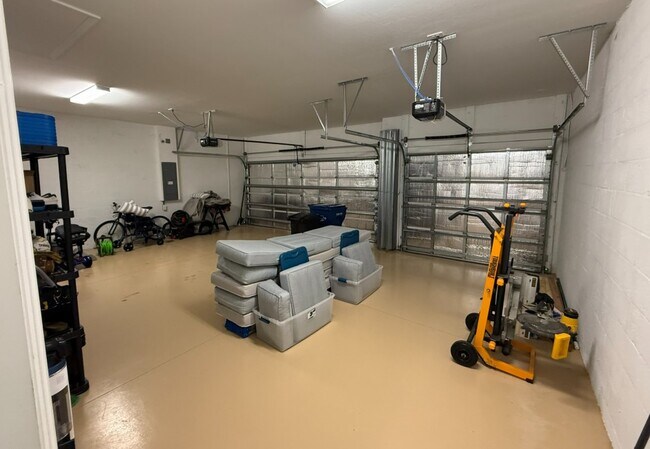 Building Photo - 4967 Seafoam Trl
