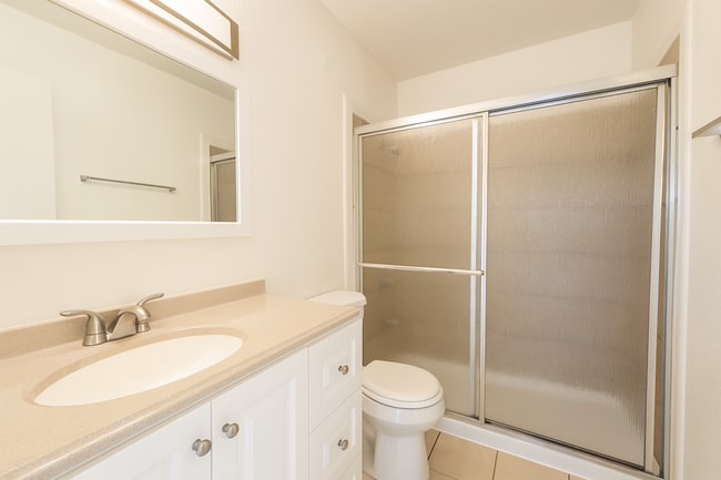 Building Photo - 1010 W 23rd St