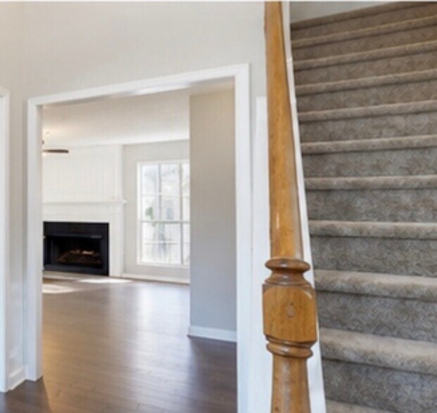 Building Photo - 4084 Pinehurst Valley Dr