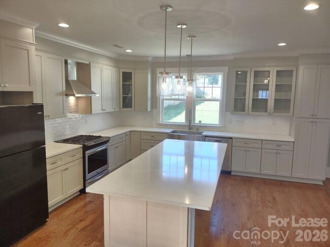 Building Photo - 1716 Berryhill Rd