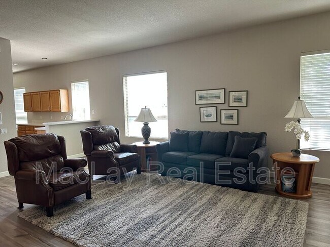 Building Photo - 9753 E Holiday Way