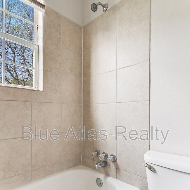 Building Photo - 2015 Glenfield Ave