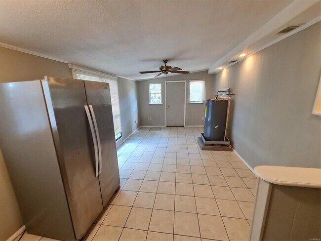 Building Photo - 1128 Karen Rd