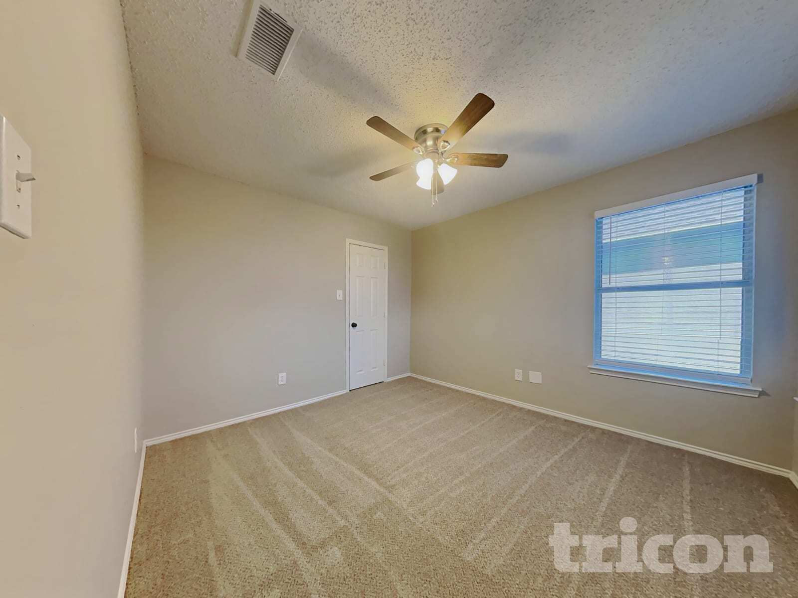 Building Photo - 513 Valley View Dr