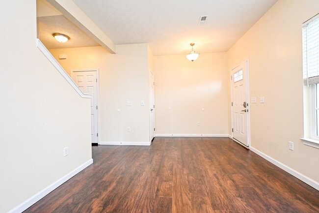 Building Photo - 8453 Forest Valley Dr