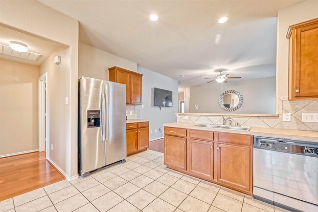 Building Photo - 6725 Strawberry Brook Ln