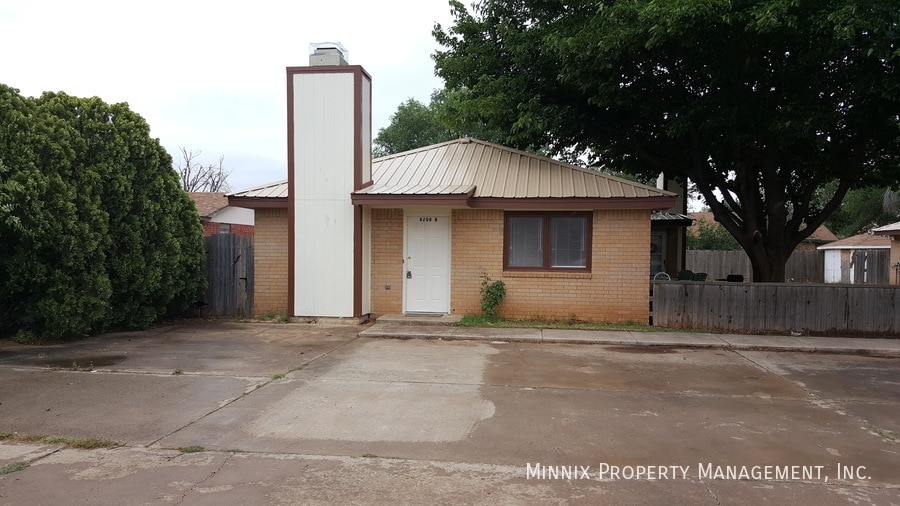 Building Photo - 8208 Vernon Ave