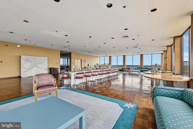 Building Photo - 3709 S George Mason Dr