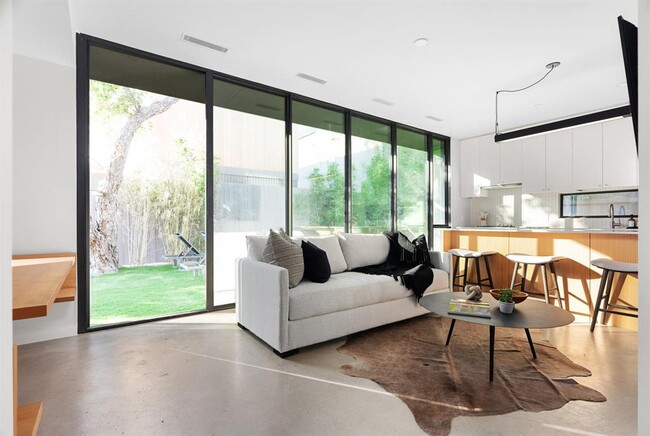 Building Photo - 5313 Avenue G