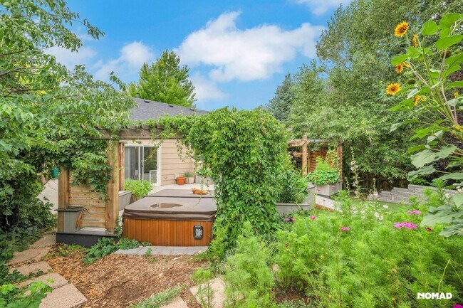 Building Photo - Beautiful 4BR House in Centennial