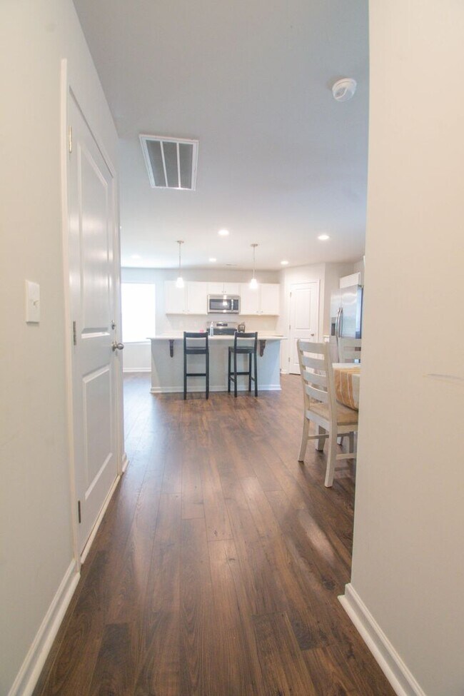Building Photo - Coming Soon! 4 Bedroom 3 Bathroom- Dogs Okay!