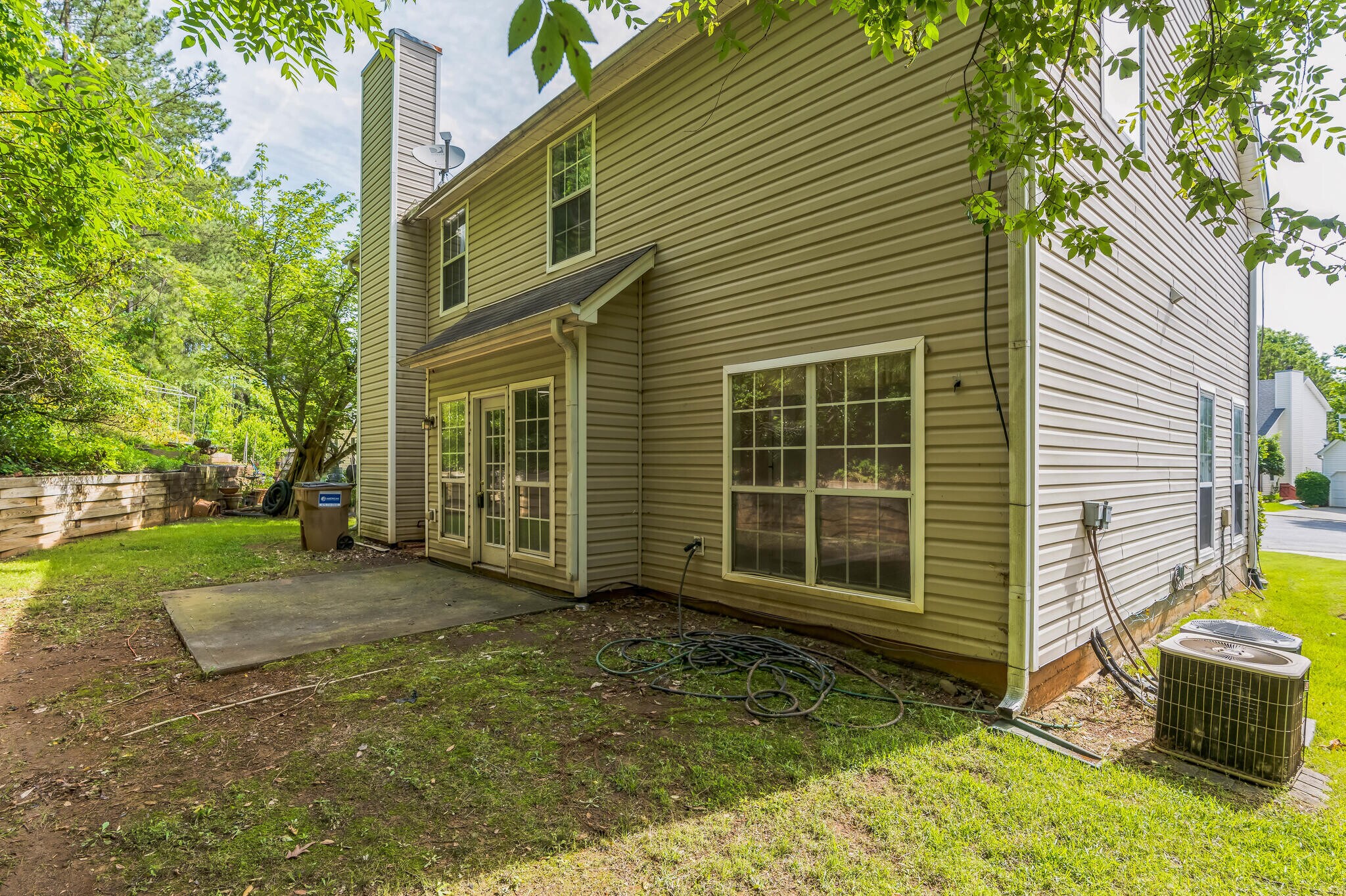 Building Photo - 2453 Lakebrooke Dr