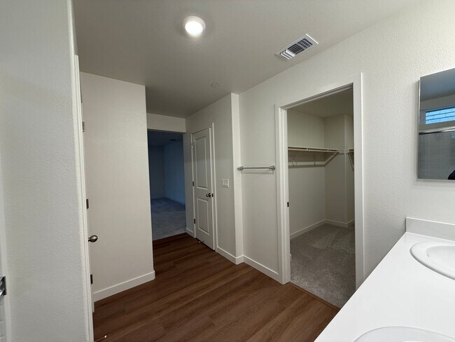 Building Photo - New Build